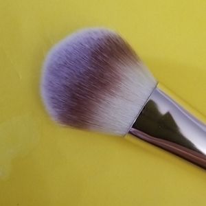 F.A.R.A.H. Pressed Powder Brush 620F